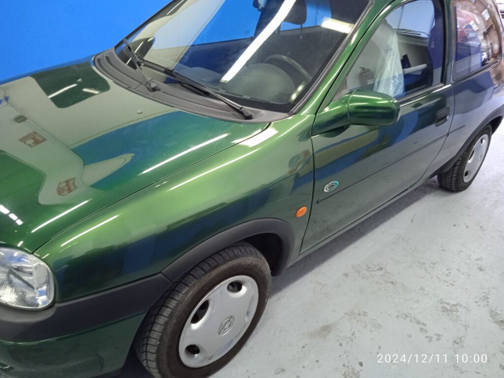 puerta de coche reparada